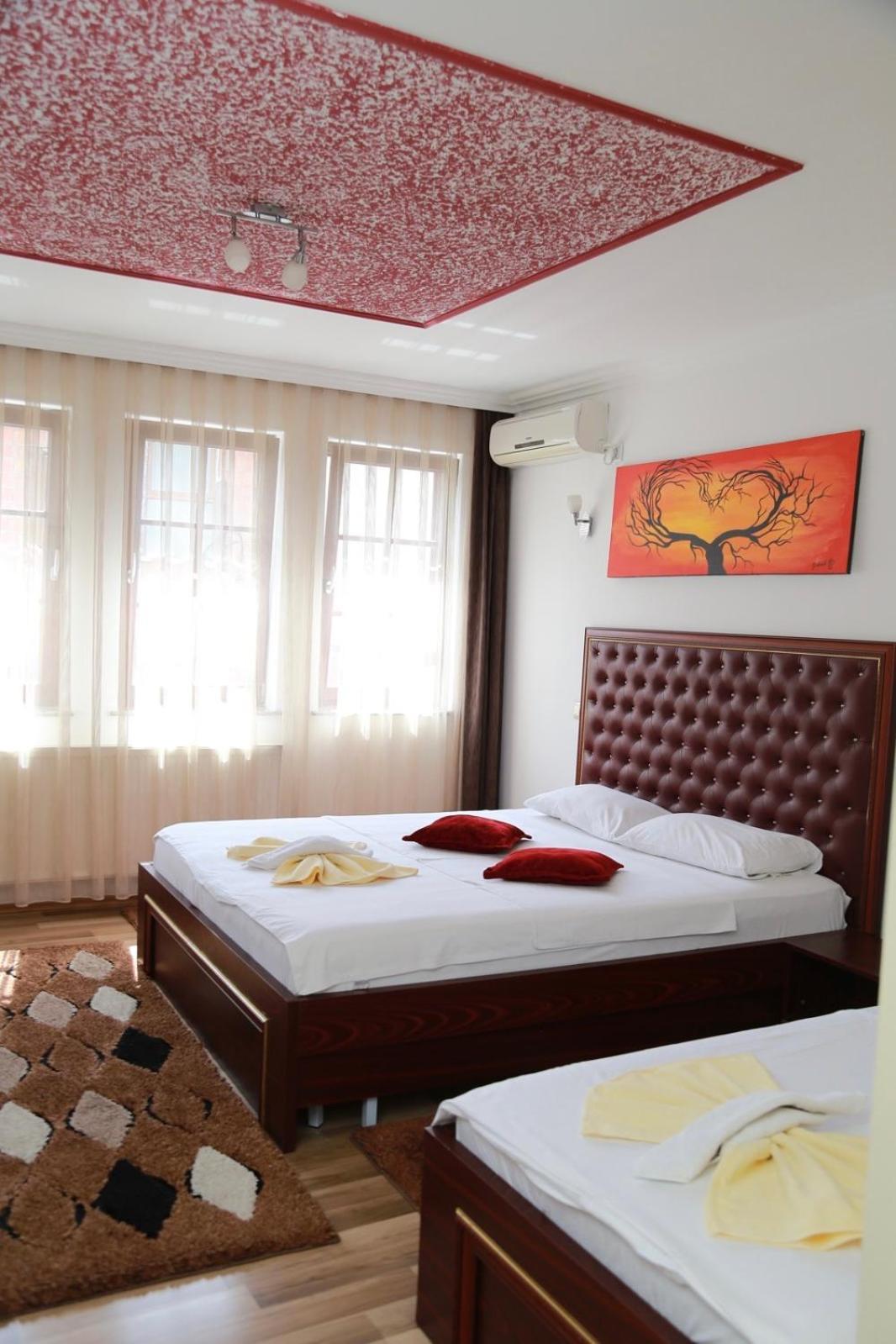 Hotel Venisi Prizren Esterno foto