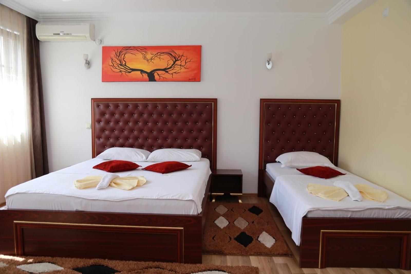 Hotel Venisi Prizren Esterno foto